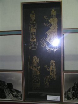 <i>v�tements ourart�ens</i>