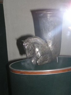 <i>Rhyton  tte de cheval</i>