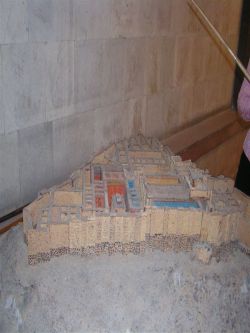 <i>maquette citadelle d'Erbouni</i>